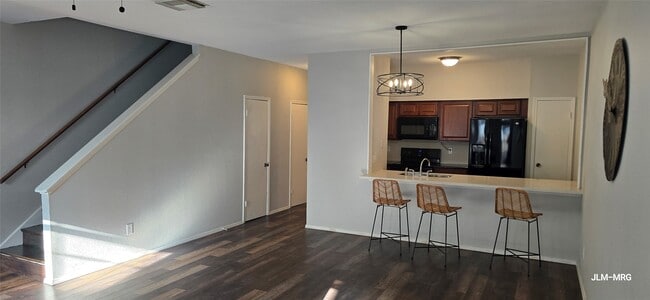 Building Photo - 17471 Red Oak Dr Unit 7471