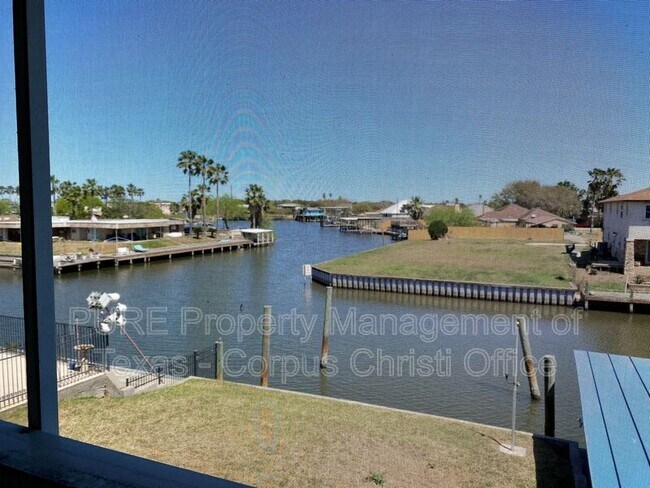 Photo - 162 Whiteley Dr