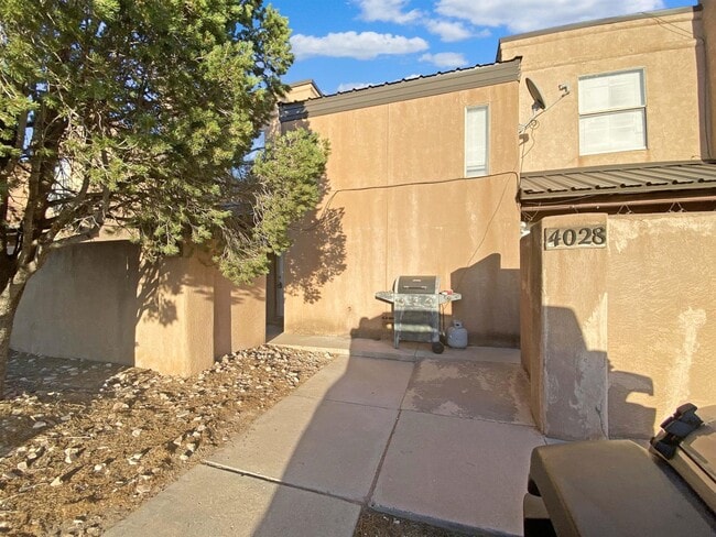 Building Photo - 4024-4030 North Calle Grande Unit 4030