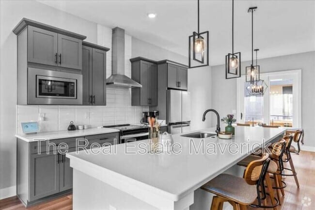 Building Photo - 821 Burnside Pl Rental