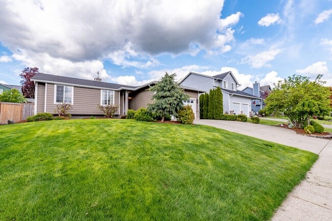 Photo - 4-Bedroom, 2-Bathroom Rambler with Beautiful Features and Mountain Views!