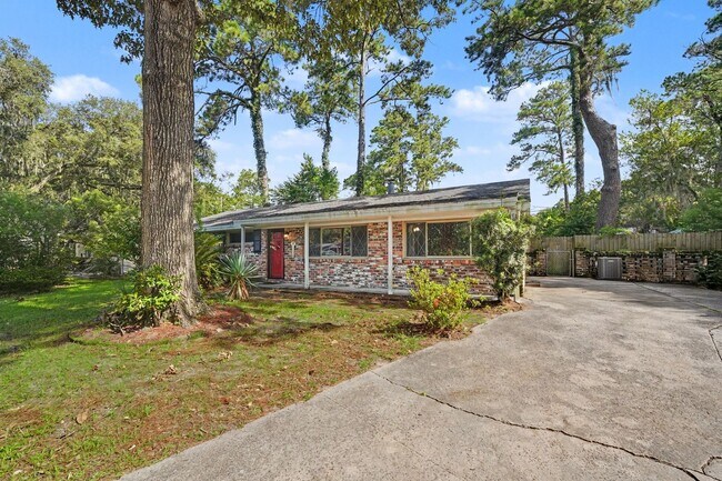 Photo - 18 Silverstone Cir