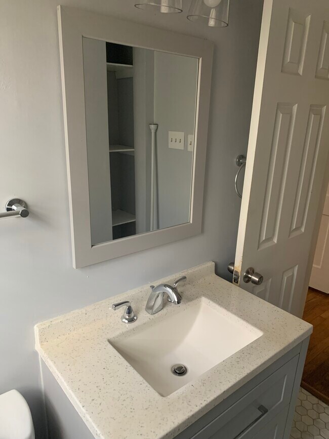 Photo - 1915 Headland Dr