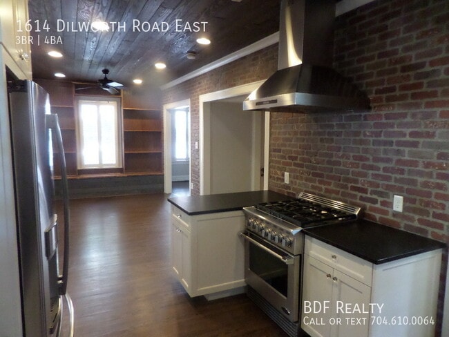 Photo - 1614 Dilworth Rd E