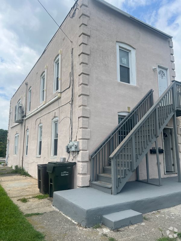 Building Photo - 120 N Congress Ave Rental