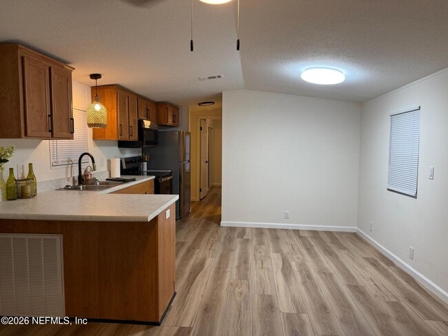 Photo - 11098 Joel St