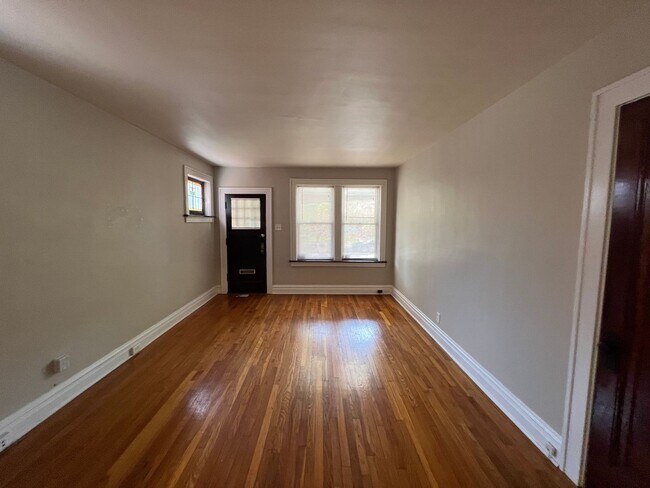 Photo - 5009-5011 Mardel Ave Unit 5009 1F Mardel