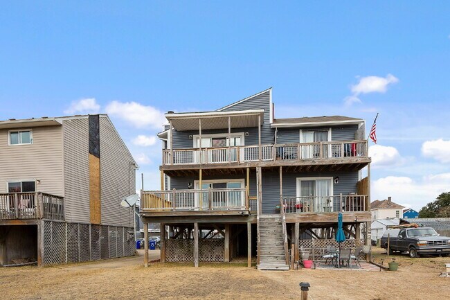 Photo - Beachside Living with Beautiful Water Views Unidad #B