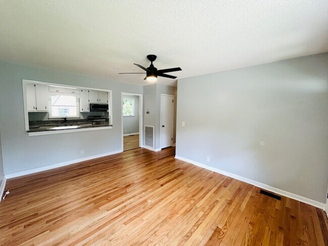 Photo - MOVE IN SPECIAL- $300 Off First Month's Rent-MOVE IN READY BRICK HOME!