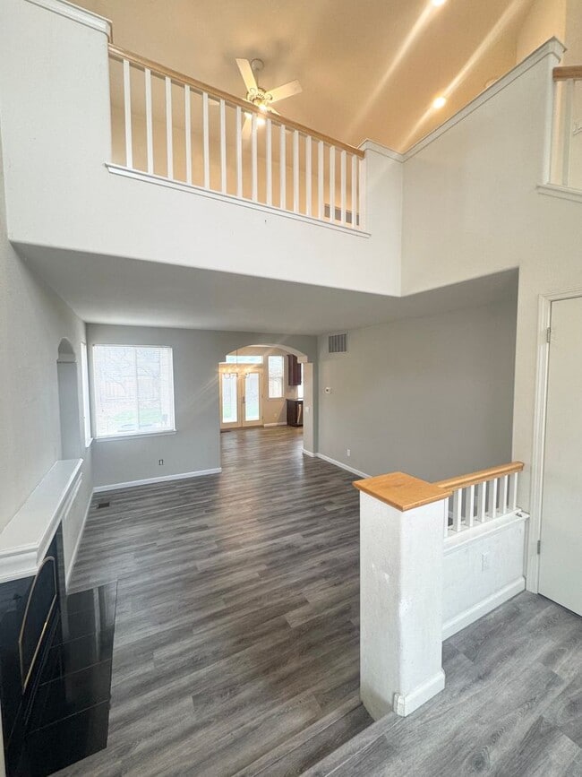 Photo - Charming Spacious 3 Bedroom Home