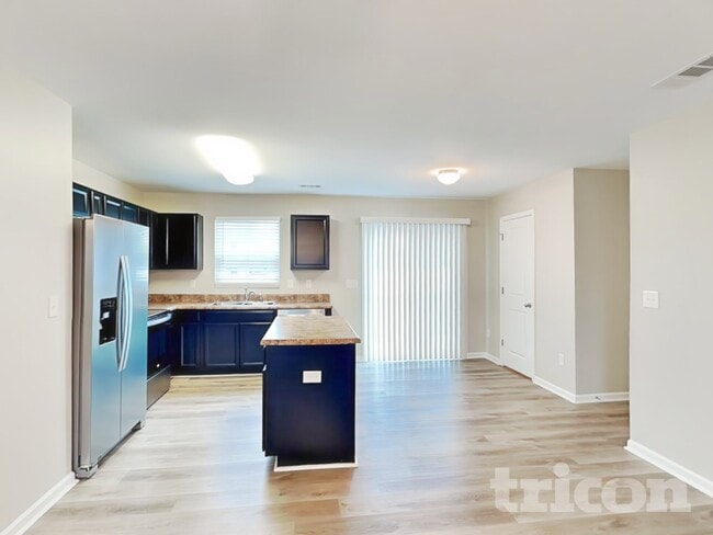 Photo - 1868 Belle Arbor Dr