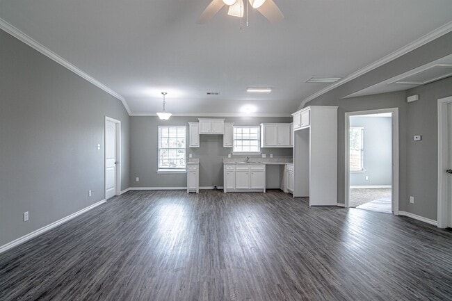 Photo - 100 Shorewood Dr