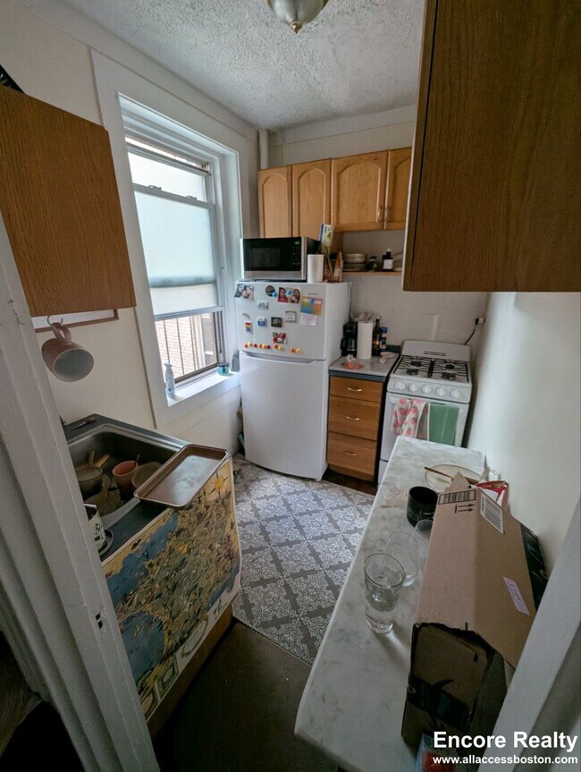 Photo - 364 Riverway Unidad 10