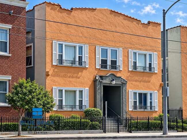 404 N Coronado St Unit 207