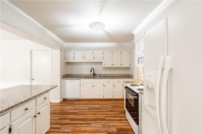 Photo - 304 Dogwood Dr