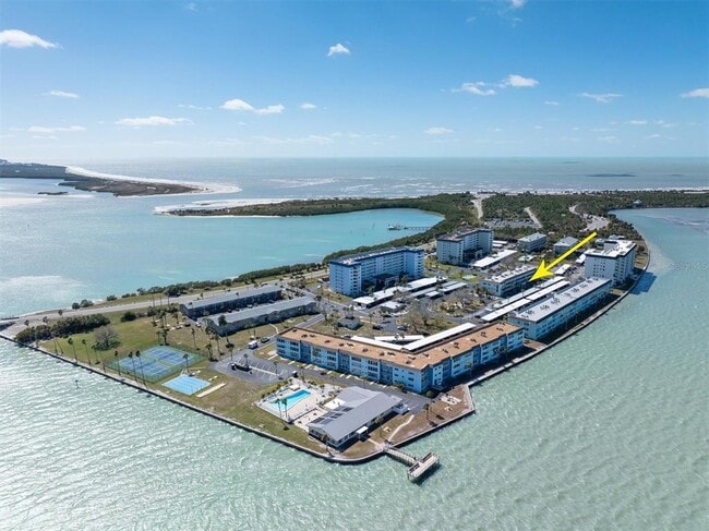 Building Photo - 8 Glencoe Pl Unit 105