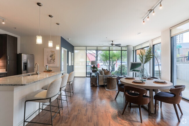 2BR, 2BA - 1,350 SF