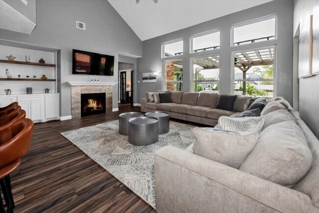 Photo - 8219 Shoregrove Dr