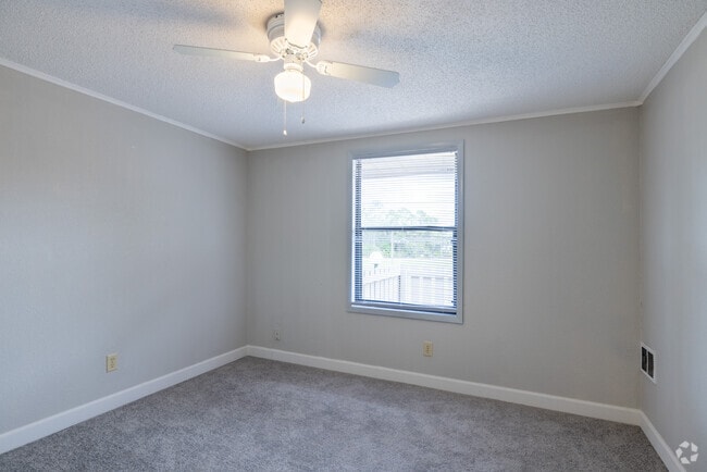 1 BR, 1 BA - 576SF