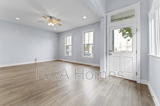 Photo - 920 N College Ave