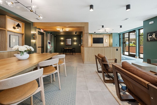 Club Room - Alexan Moto