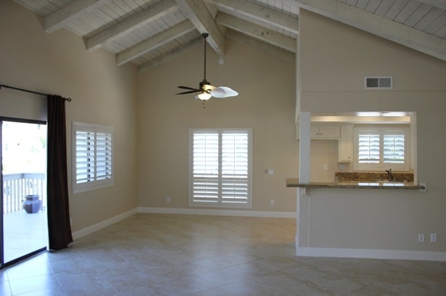 Large Dining room off kitchen - 24672 La Cresta Dr Apartments