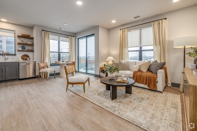 2BR, 2BA - 1072SF - Living Area