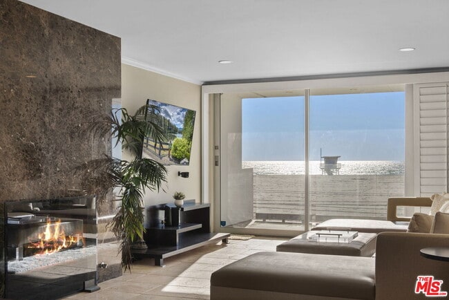 Building Photo - 4 Jib St Unit 3