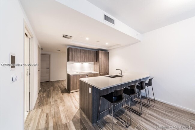 Building Photo - 801 S Miami Ave Unit 2707