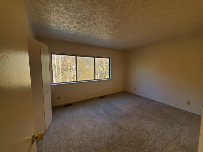 Photo - Nice 2 bedroom town home