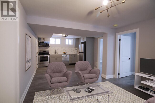 Photo - 130 Weller Ave