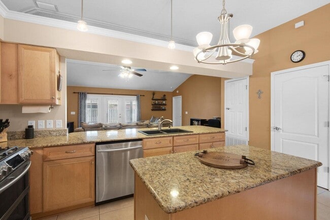 Photo - 395 Camden Pass Ln
