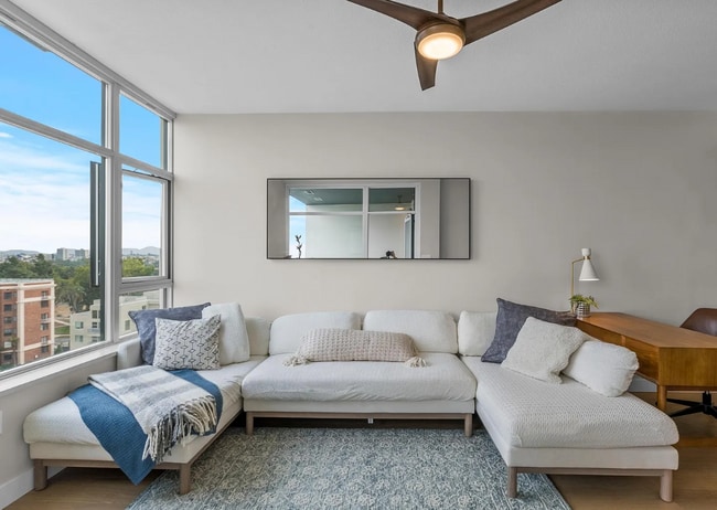 Photo - 475 Redwood St