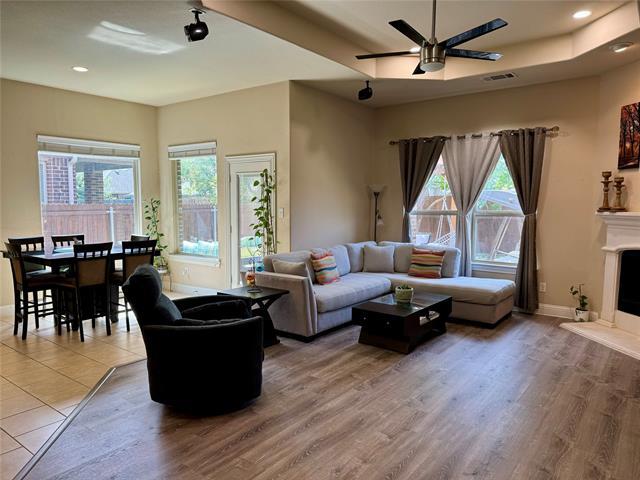 Photo - 15817 Rockingham St