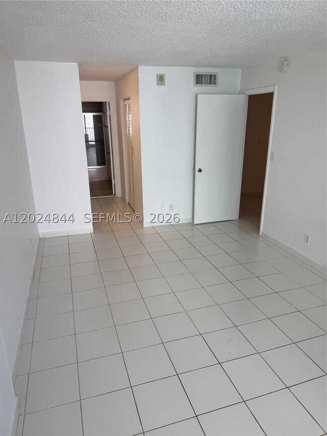 Photo - 907 N Miami Beach Blvd Unit 907