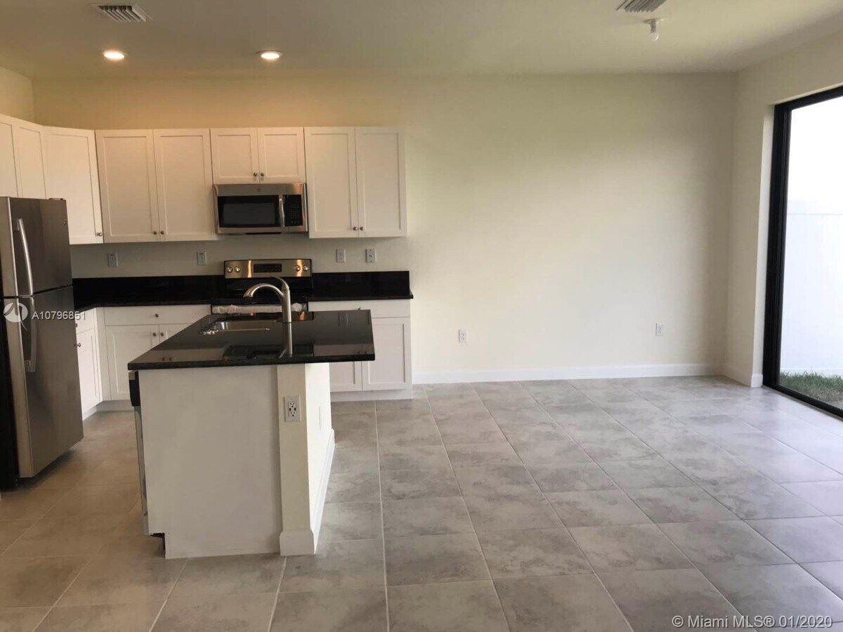 Photo - 3420 W 113th St