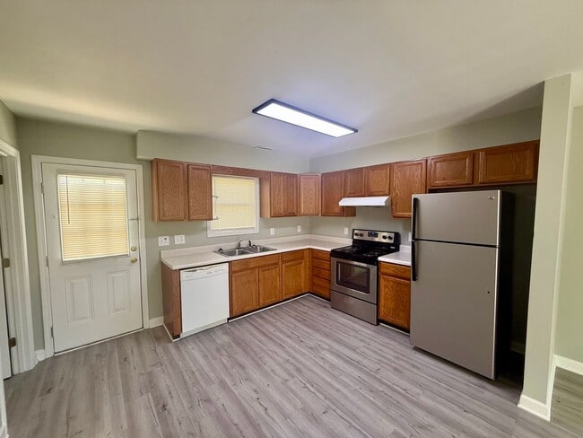 Photo - Two bedroom, one bath apartment in Burlington Unit 654