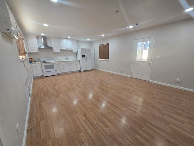 Photo - 2055 6th St Unit B