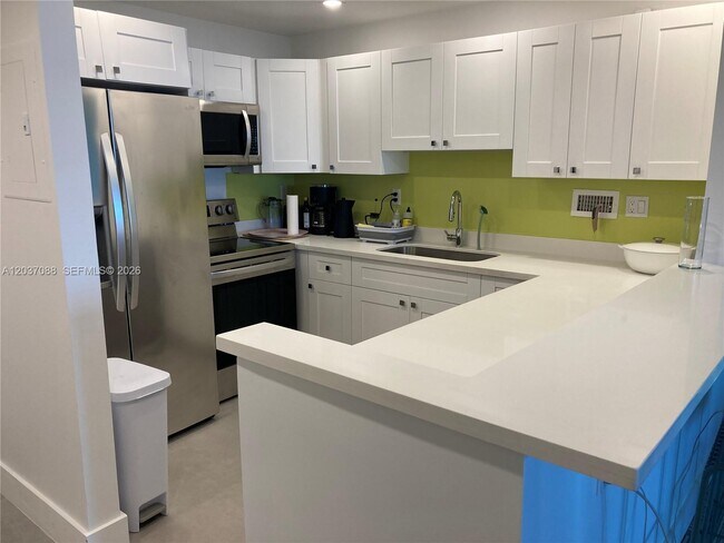 Photo - 2301 Collins Ave Unit 614