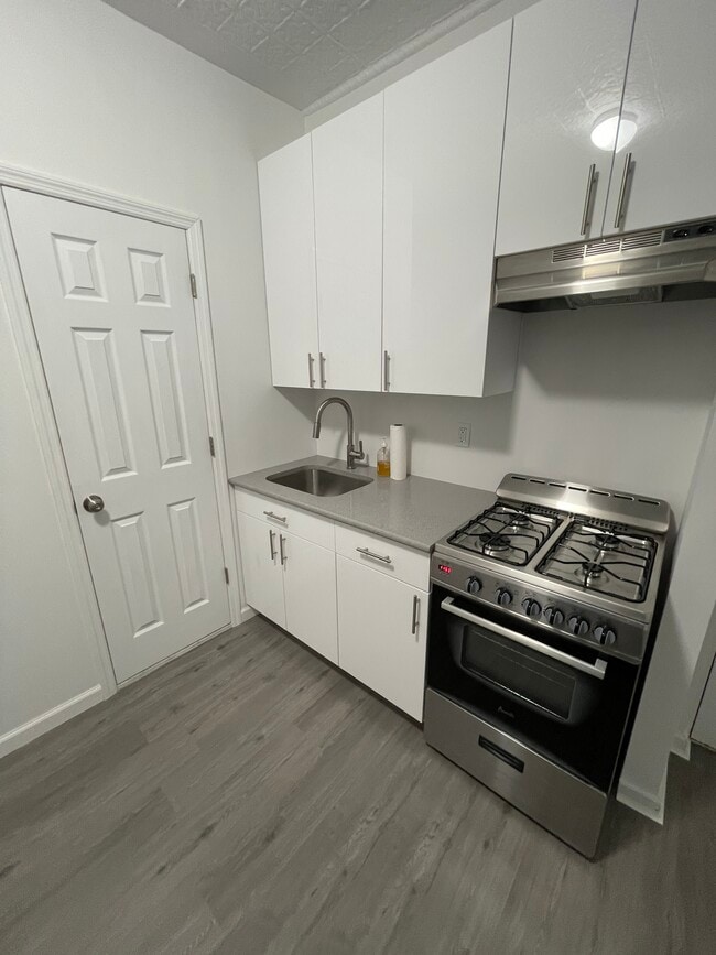 Photo - 16 Conselyea St Unit 3