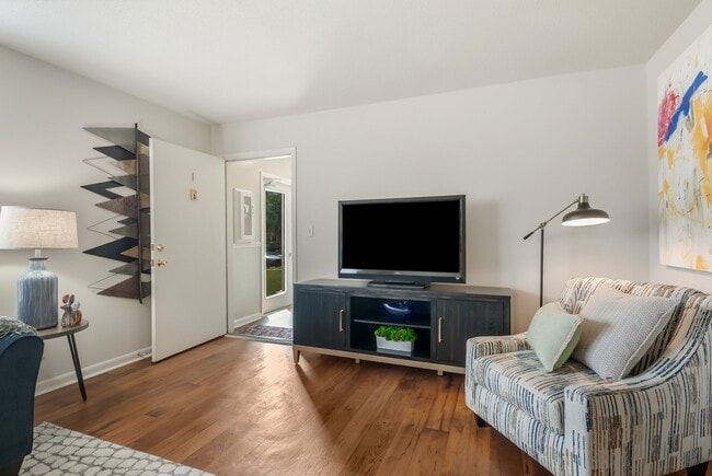 Waterford Square Apartment Homes