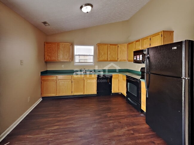 Photo - 769 Kingston Cir