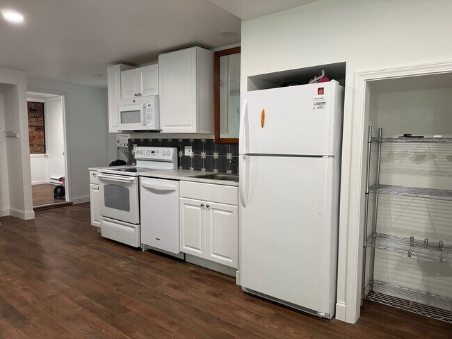 All new appliances! - 108 Franklin St Unit #1