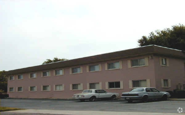 Aqua Apartment Homes - Aqua Apartment Homes
