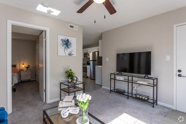 1BR,1BA - 689SF - Living Room