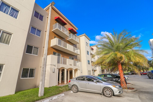 Building Photo - 11050 SW 196th St Unit 305