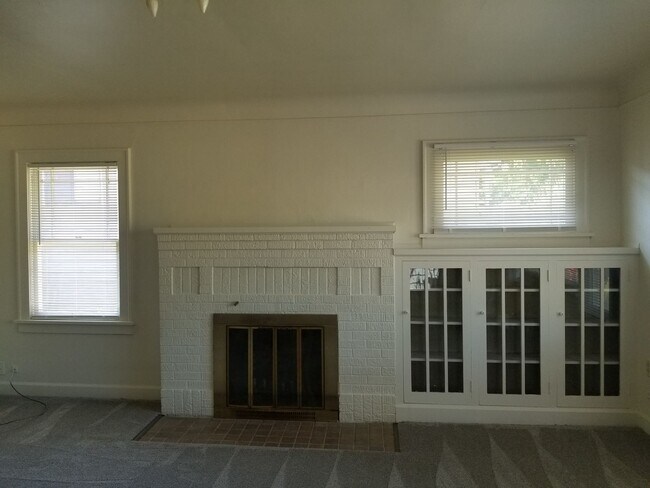 Photo - N. 25th Ave 2 bedroom Craftsman w/basement