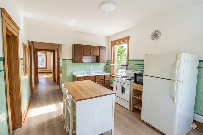 Photo - 2132 W Walton St Unit 2