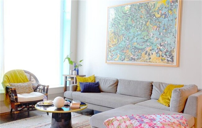 Photo - Bright & Spacious Unit with Natural Light