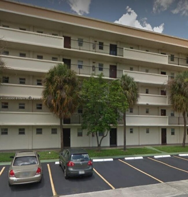 Building Photo - 220 SW 9th Ave Unit 103 Rental